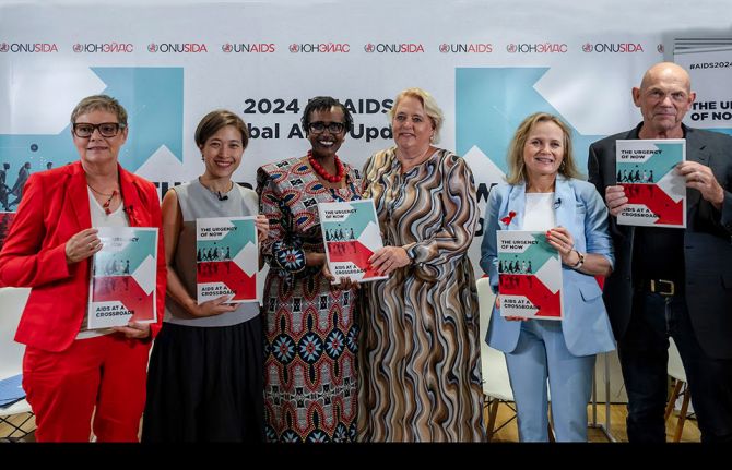 On the first day of the conference, UNAIDS released a new report, ‘The Urgency of Now: AIDS at a Crossroads’ showing that the decisions taken by world leaders this year will decide the fate of millions of people and determine whether world leaders will me